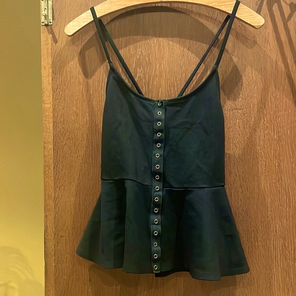 Little black button tank 🦋 - Picture 2 of 3